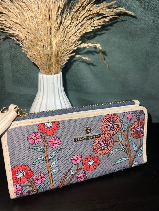 Spartina 449 Handbags - Spartina 449 Gray Floral Embroidered Zip-Around Wallet with Cream Trim